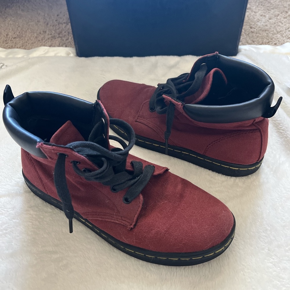 Dr Marten’s Women’s Size 9 Maroon Canvas Lace Up Ankle Boot